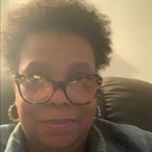 Meet your Posher, Denise